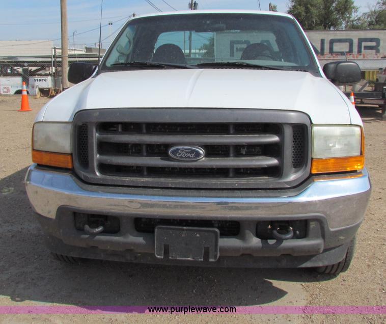 image for item B7483 2000 Ford F250 XL Super Duty SuperCab pickup truck