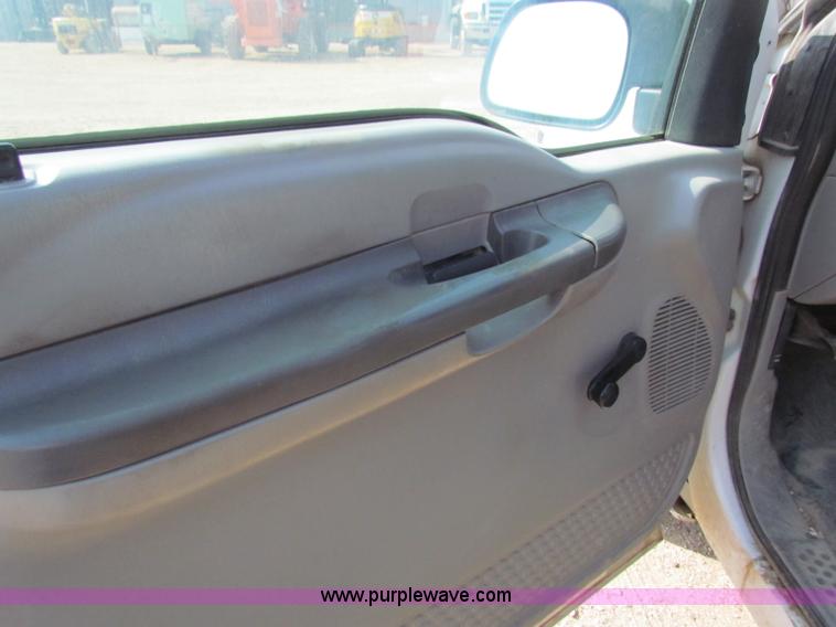 image for item B7483 2000 Ford F250 XL Super Duty SuperCab pickup truck