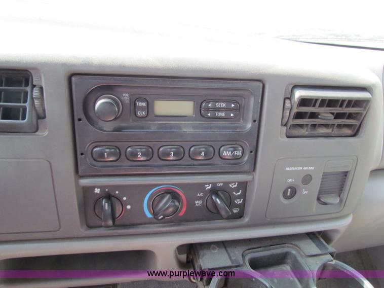 image for item B7483 2000 Ford F250 XL Super Duty SuperCab pickup truck