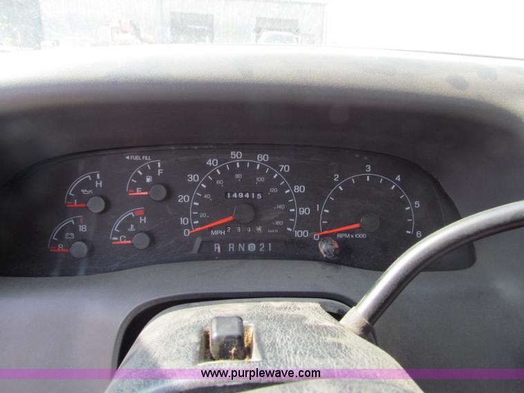 image for item B7483 2000 Ford F250 XL Super Duty SuperCab pickup truck