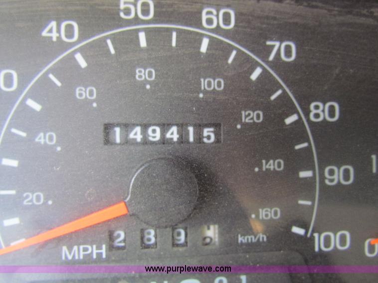 image for item B7483 2000 Ford F250 XL Super Duty SuperCab pickup truck