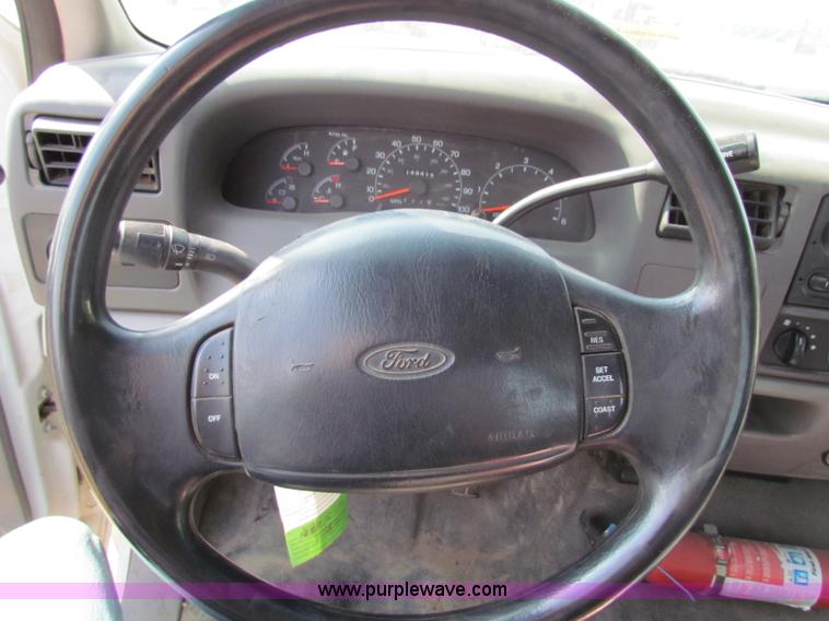 image for item B7483 2000 Ford F250 XL Super Duty SuperCab pickup truck