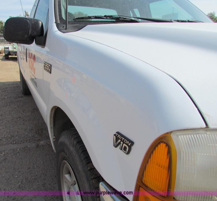 image for item B7483 2000 Ford F250 XL Super Duty SuperCab pickup truck