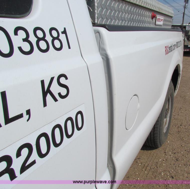 image for item B7483 2000 Ford F250 XL Super Duty SuperCab pickup truck