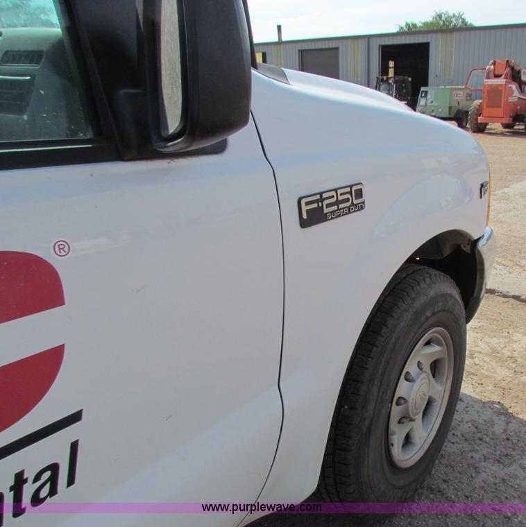 image for item B7483 2000 Ford F250 XL Super Duty SuperCab pickup truck