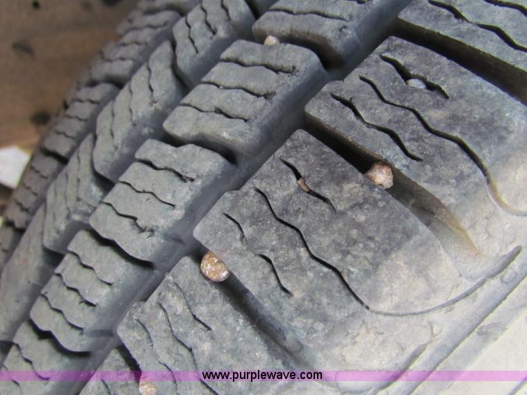 image for item B7483 2000 Ford F250 XL Super Duty SuperCab pickup truck