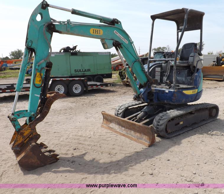 image for item B7484 2007 IHI 30NX-2 mini excavator