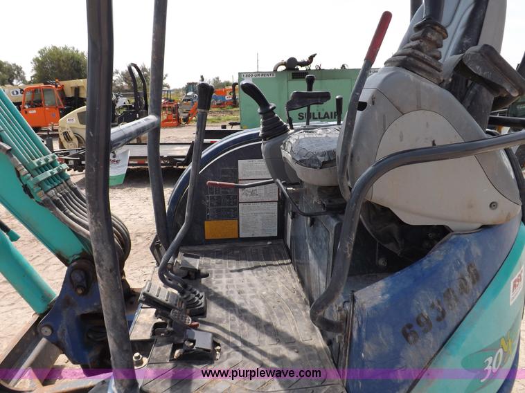 image for item B7484 2007 IHI 30NX-2 mini excavator