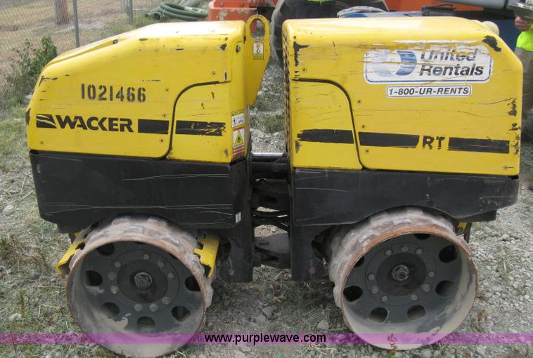 image for item B8060 2007 Wacker RT articulating trench compactor