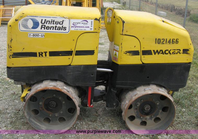 image for item B8060 2007 Wacker RT articulating trench compactor