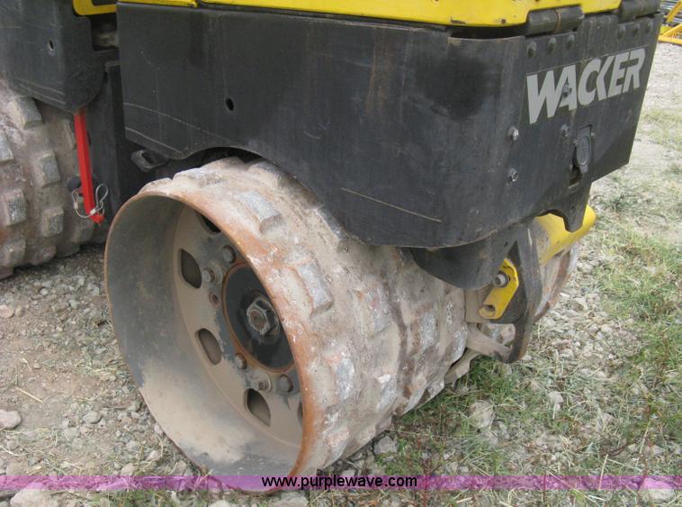 image for item B8060 2007 Wacker RT articulating trench compactor