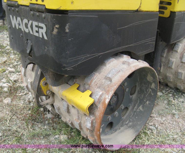 image for item B8060 2007 Wacker RT articulating trench compactor