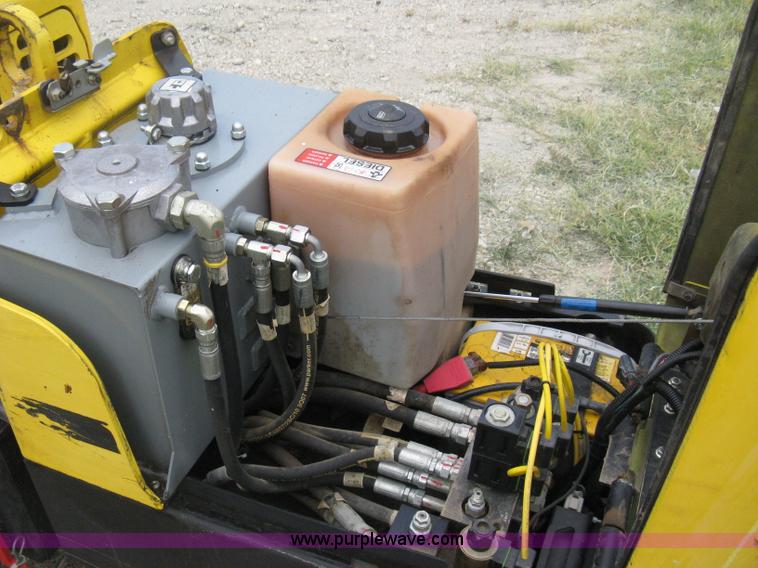 image for item B8060 2007 Wacker RT articulating trench compactor