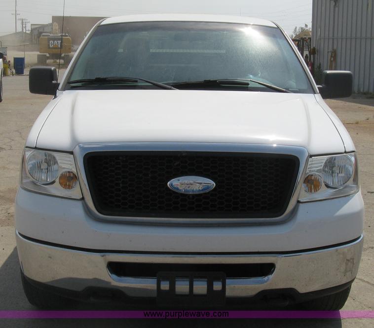 image for item B8064 2007 Ford F150 XLT SuperCab pickup truck