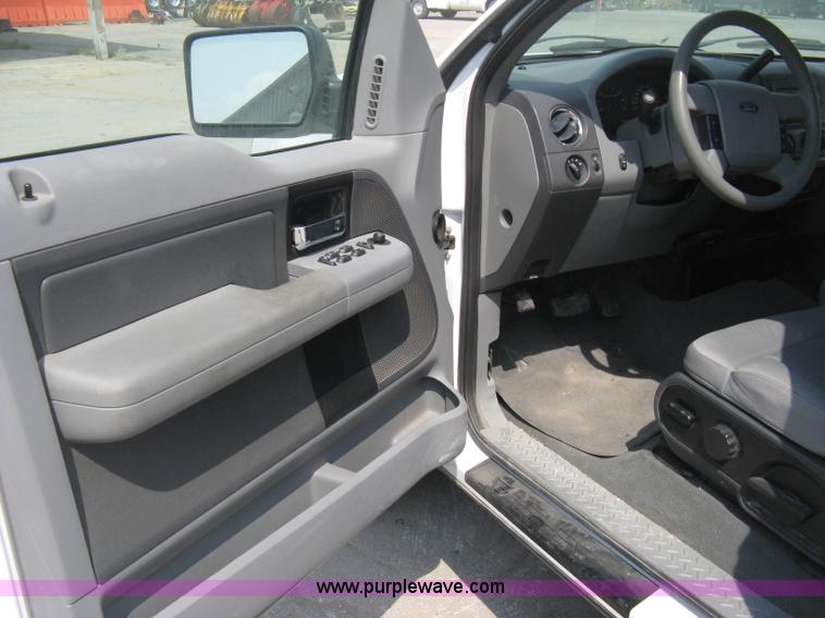 image for item B8064 2007 Ford F150 XLT SuperCab pickup truck