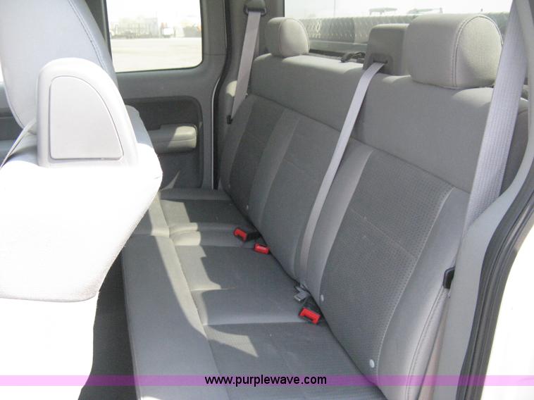 image for item B8064 2007 Ford F150 XLT SuperCab pickup truck