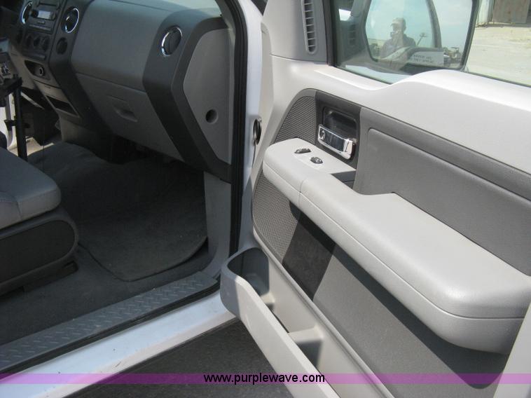 image for item B8064 2007 Ford F150 XLT SuperCab pickup truck