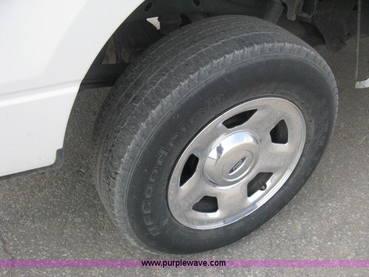 image for item B8064 2007 Ford F150 XLT SuperCab pickup truck