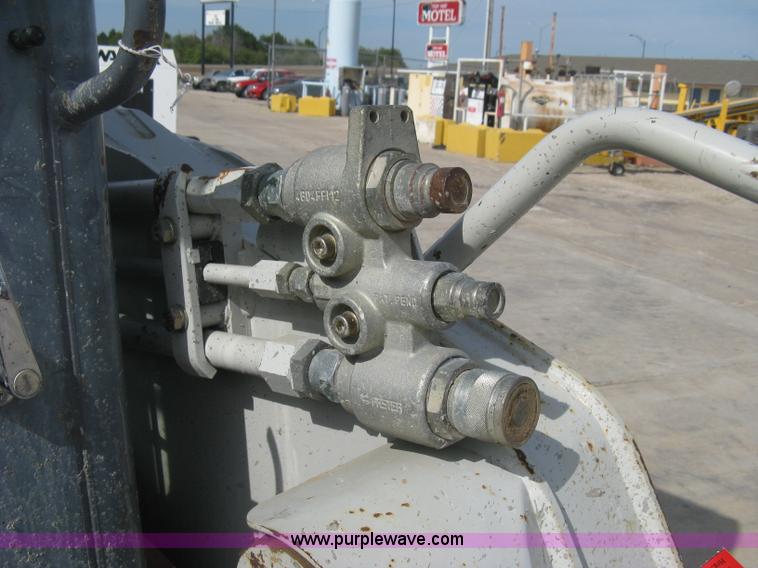 image for item B8116 2006 Takeuchi TL150C track skid steer