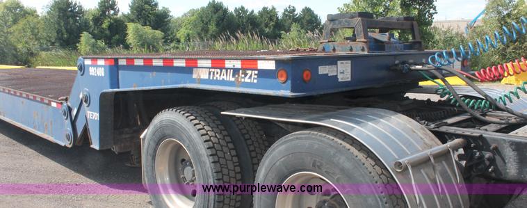 image for item C2783 2007 Trail-Eze TE701 48' heavy duty slide axle trailer