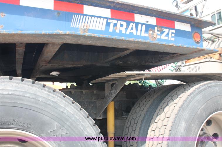 image for item C2783 2007 Trail-Eze TE701 48' heavy duty slide axle trailer