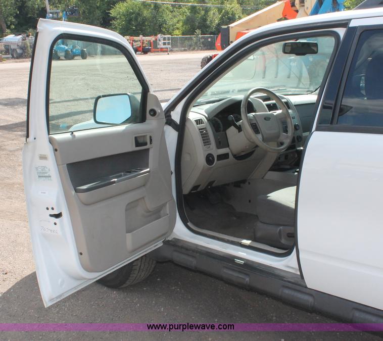 image for item C2785 2009 Ford Escape XLT SUV