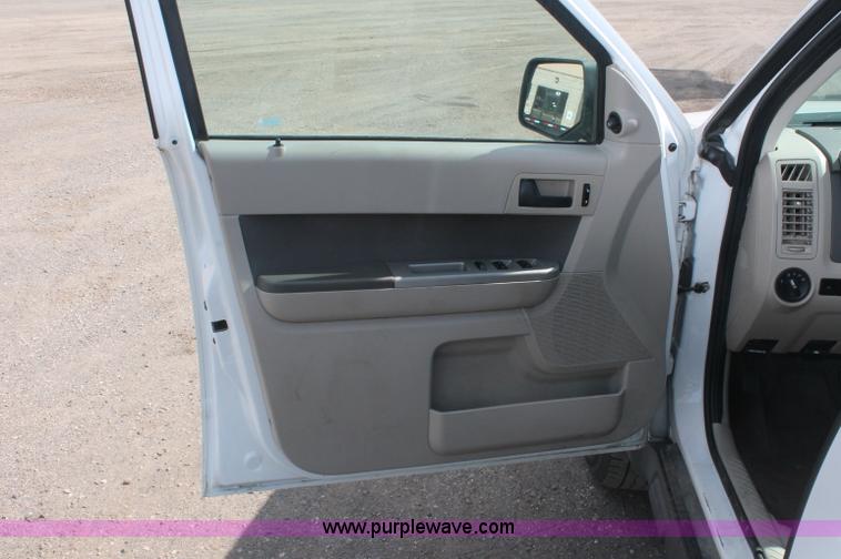 image for item C2785 2009 Ford Escape XLT SUV