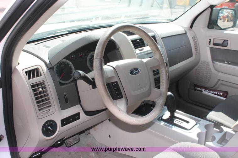 image for item C2785 2009 Ford Escape XLT SUV