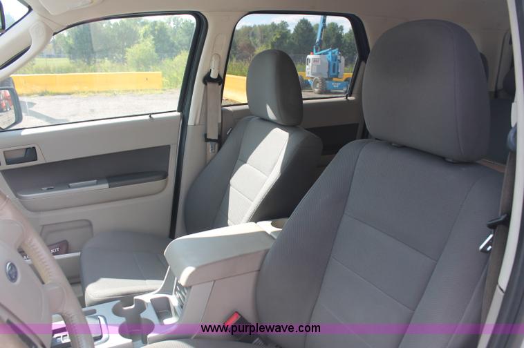 image for item C2785 2009 Ford Escape XLT SUV