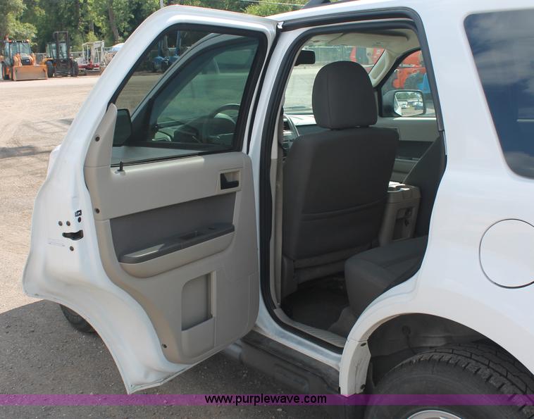 image for item C2785 2009 Ford Escape XLT SUV
