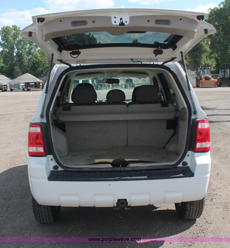 image for item C2785 2009 Ford Escape XLT SUV