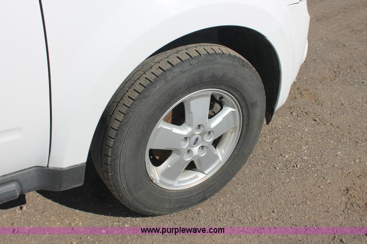 image for item C2785 2009 Ford Escape XLT SUV