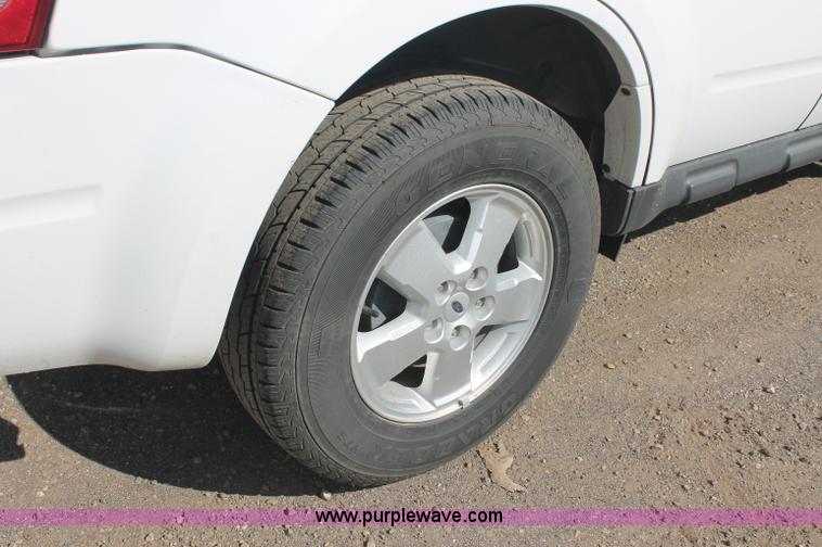 image for item C2785 2009 Ford Escape XLT SUV