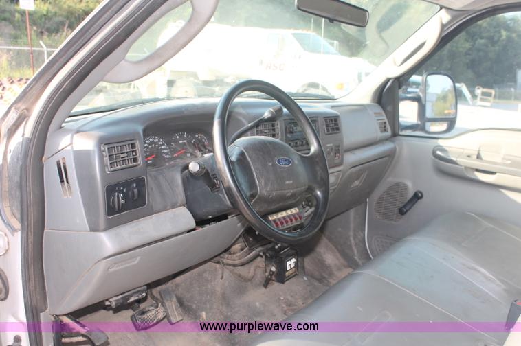 image for item C2788 2004 Ford F350 XL Super Duty service truck