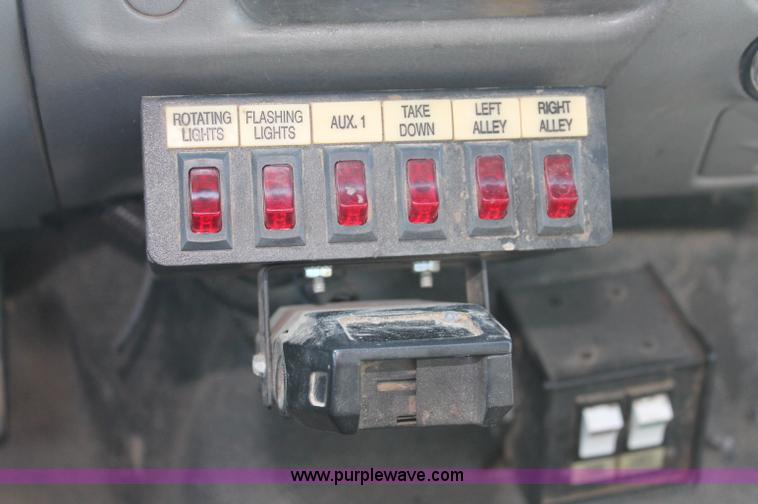 image for item C2788 2004 Ford F350 XL Super Duty service truck