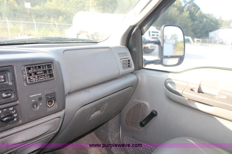 image for item C2788 2004 Ford F350 XL Super Duty service truck