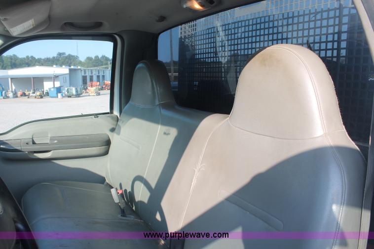 image for item C2788 2004 Ford F350 XL Super Duty service truck