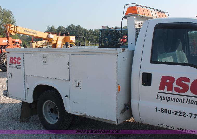 image for item C2788 2004 Ford F350 XL Super Duty service truck