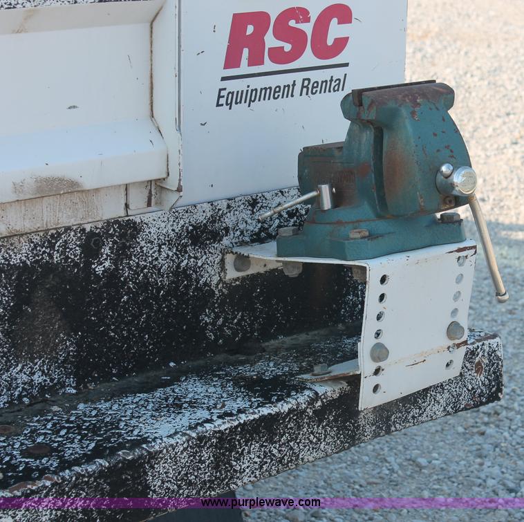 image for item C2788 2004 Ford F350 XL Super Duty service truck