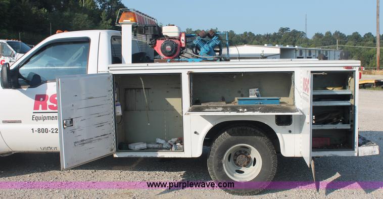 image for item C2788 2004 Ford F350 XL Super Duty service truck