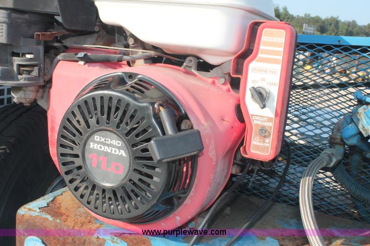 image for item C2788 2004 Ford F350 XL Super Duty service truck