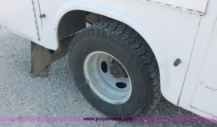 image for item C2788 2004 Ford F350 XL Super Duty service truck