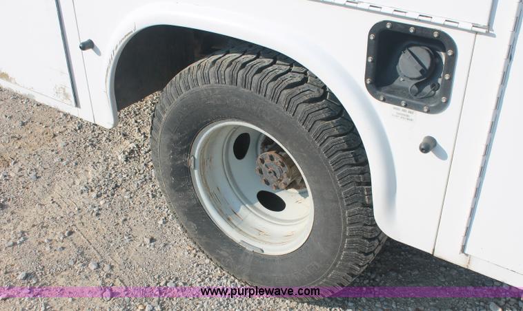 image for item C2788 2004 Ford F350 XL Super Duty service truck