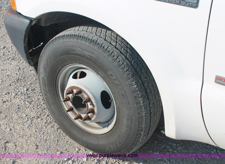 image for item C2788 2004 Ford F350 XL Super Duty service truck