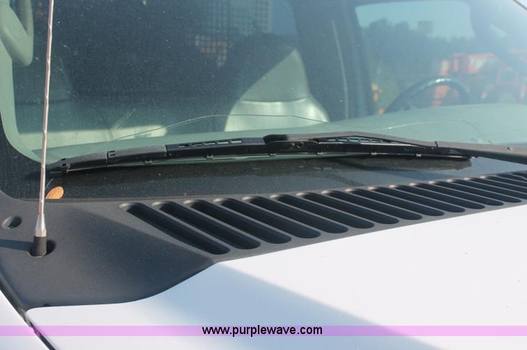 image for item C2788 2004 Ford F350 XL Super Duty service truck