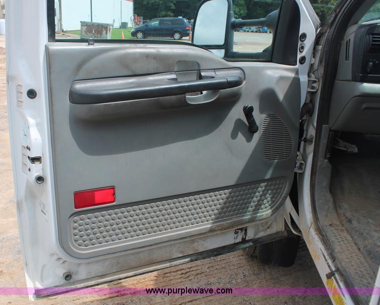 image for item C2790 2005 Ford F550 XL Super Duty service truck