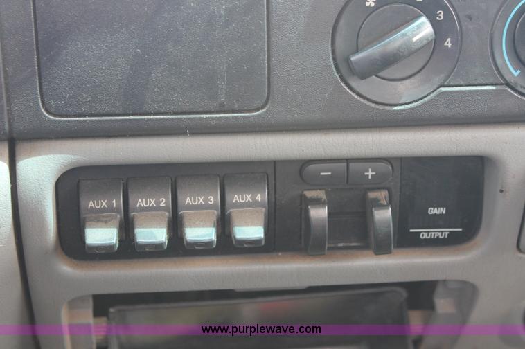 image for item C2790 2005 Ford F550 XL Super Duty service truck