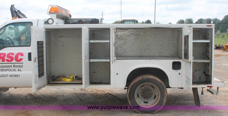 image for item C2790 2005 Ford F550 XL Super Duty service truck