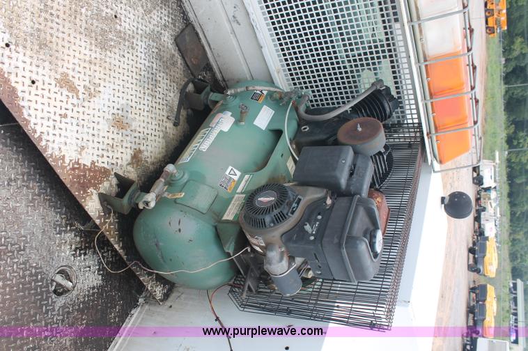 image for item C2790 2005 Ford F550 XL Super Duty service truck