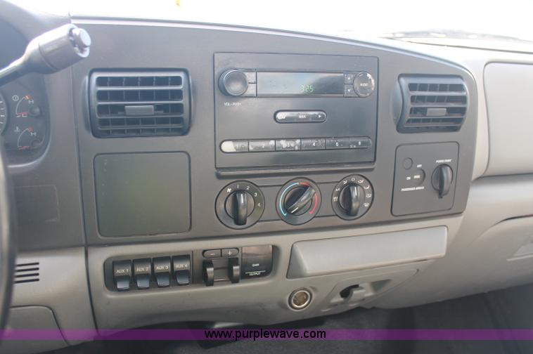image for item C2791 2006 Ford F550 XL Super Duty service truck